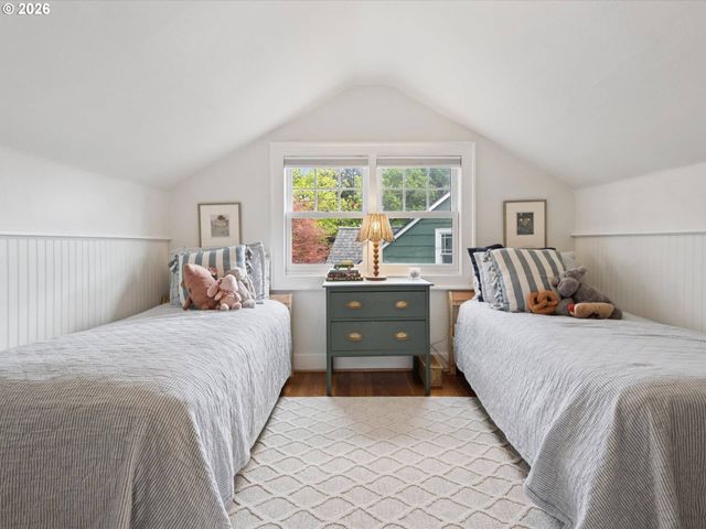 4124 Ne MULTNOMAH St, Portland, OR 97232