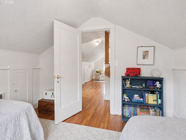 4124 Ne MULTNOMAH St, Portland, OR 97232