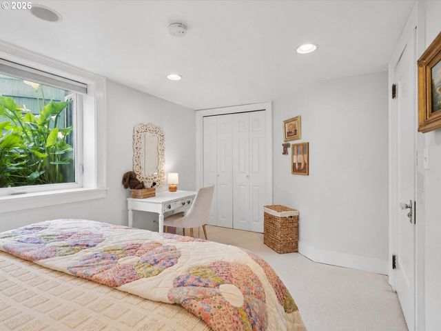 4124 Ne MULTNOMAH St, Portland, OR 97232