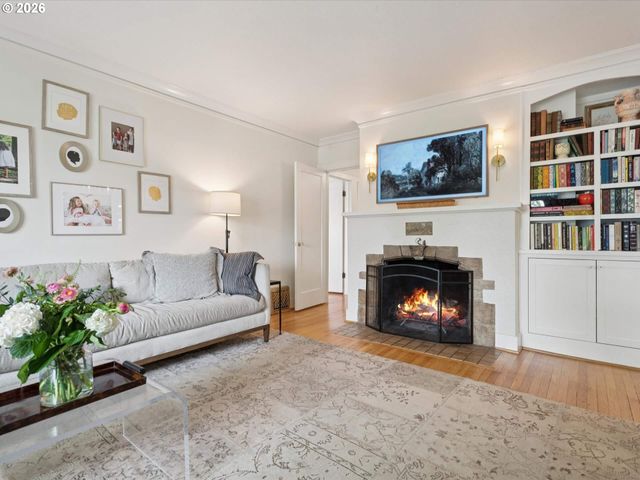 4124 Ne MULTNOMAH St, Portland, OR 97232