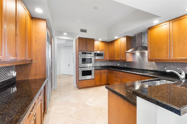 13621 Deering Bay Dr 601, Coral Gables, FL 33158