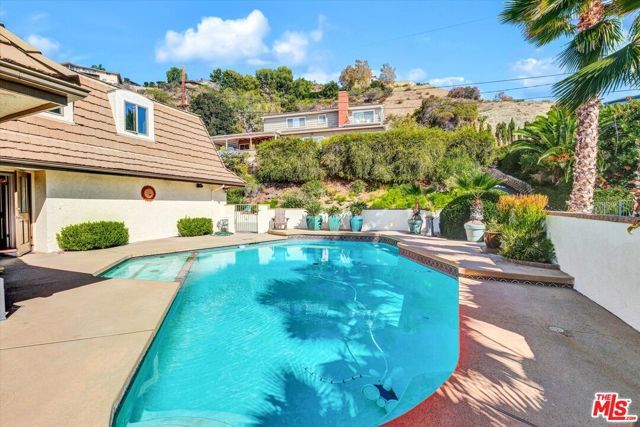 441 Audraine Drive, Glendale, CA 91202