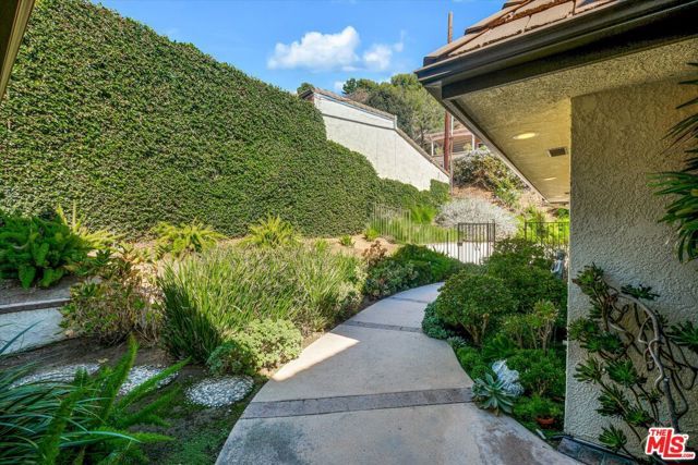 441 Audraine Drive, Glendale, CA 91202