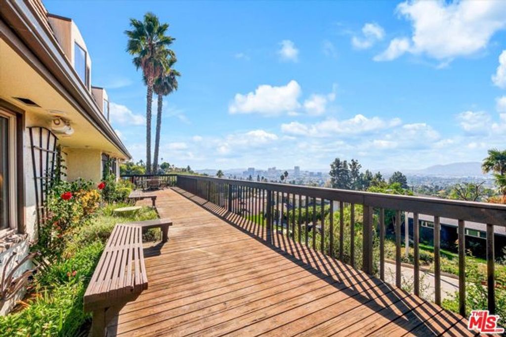 441 Audraine Drive, Glendale, CA 91202