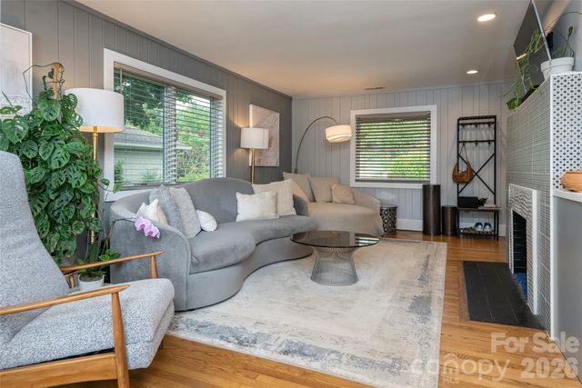 305 Lakewood Drive, Asheville, NC 28803