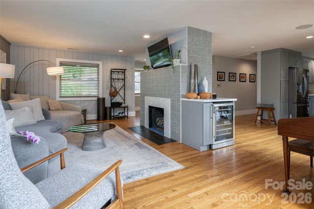 305 Lakewood Drive, Asheville, NC 28803