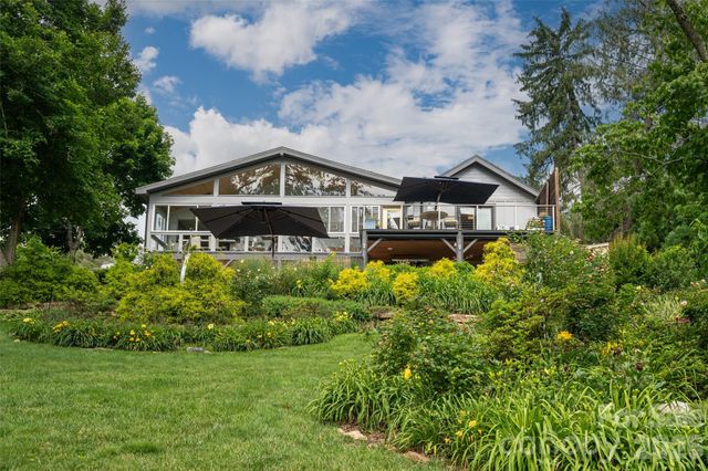 305 Lakewood Drive, Asheville, NC 28803