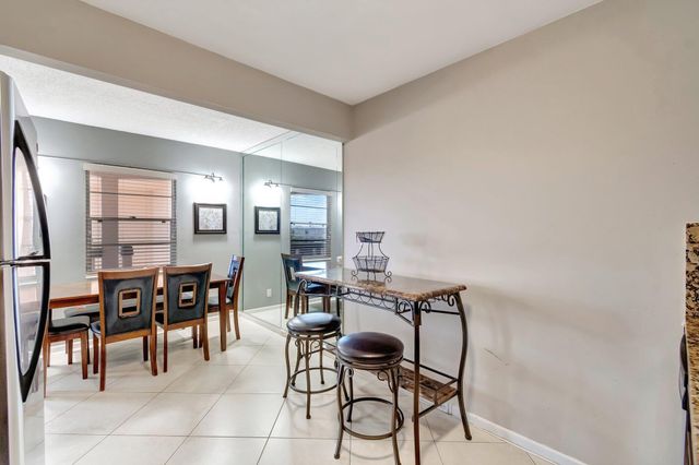 4049 Wolverton C, Boca Raton, FL 33434