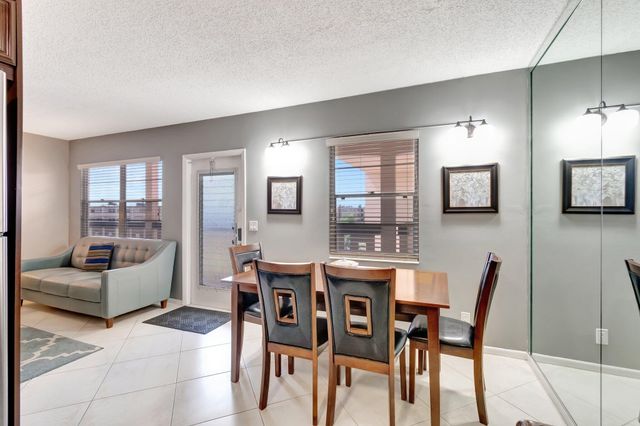 4049 Wolverton C, Boca Raton, FL 33434