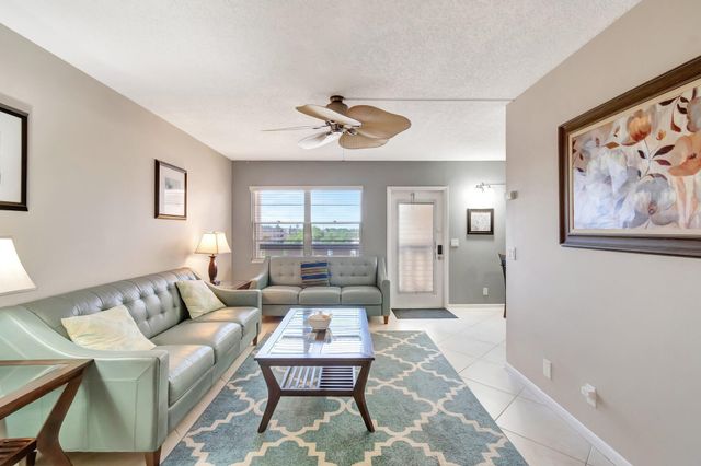 4049 Wolverton C, Boca Raton, FL 33434