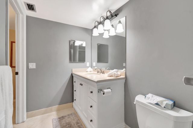 4049 Wolverton C, Boca Raton, FL 33434