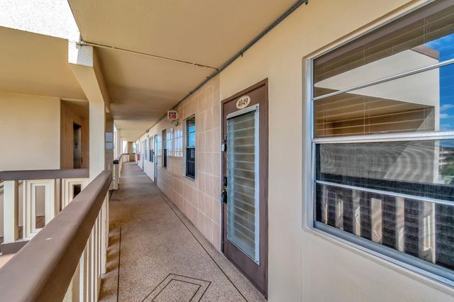 4049 Wolverton C, Boca Raton, FL 33434