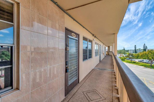 4049 Wolverton C, Boca Raton, FL 33434