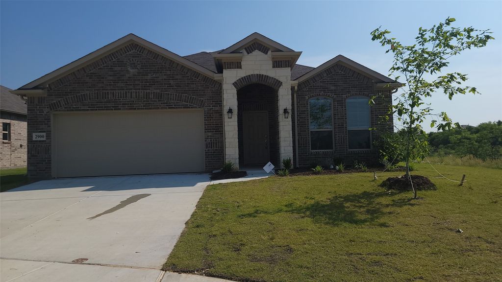 2900 Rose Heath Lane, Fort Worth, TX 76108