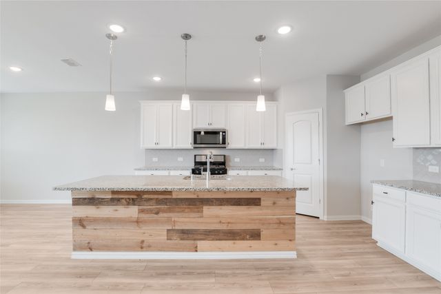215 Hadley Lane, Fate, TX 75087