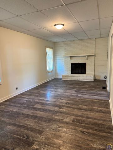 7530 NW US 24 HWY, Topeka, KS 66618