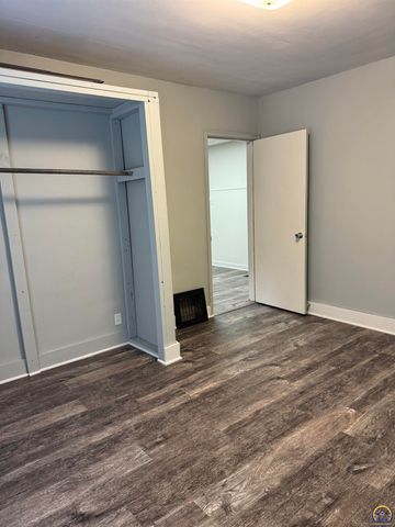 7530 NW US 24 HWY, Topeka, KS 66618