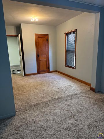 7530 NW US 24 HWY, Topeka, KS 66618