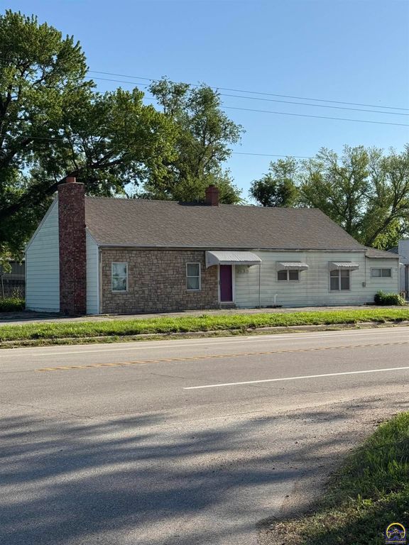 7530 NW US 24 HWY, Topeka, KS 66618