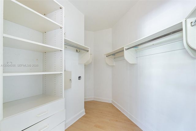 5869 NW 108th Pl, Doral, FL 33178