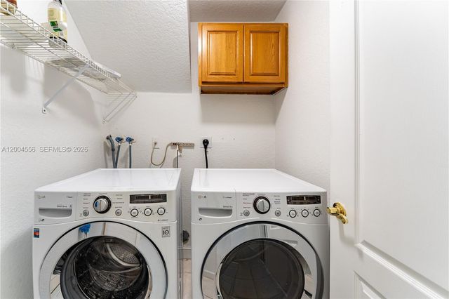 5869 NW 108th Pl, Doral, FL 33178