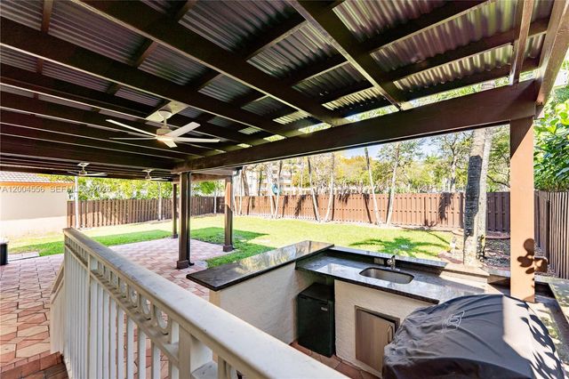 5869 NW 108th Pl, Doral, FL 33178