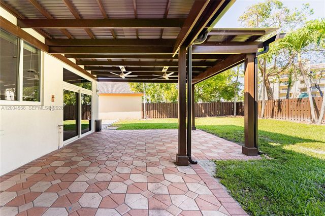 5869 NW 108th Pl, Doral, FL 33178