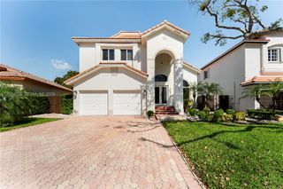 5869 NW 108th Pl, Doral, FL 33178