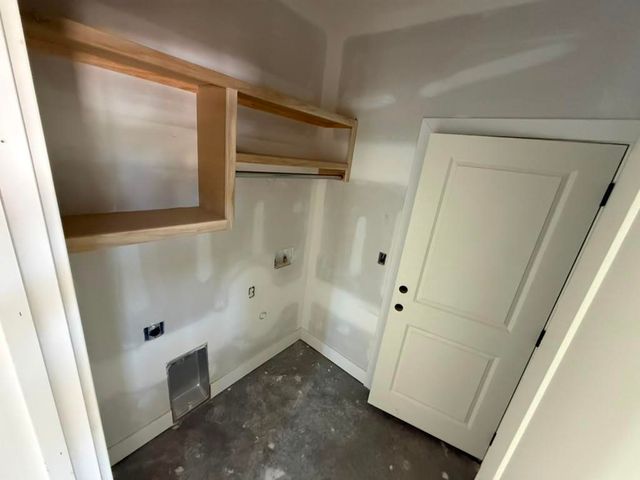 1621 Midway Ct., Valley Center, KS 67147