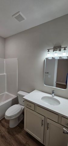 1621 Midway Ct., Valley Center, KS 67147