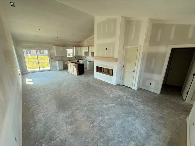 1621 Midway Ct., Valley Center, KS 67147