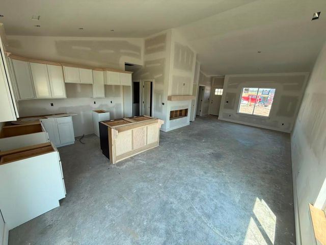 1621 Midway Ct., Valley Center, KS 67147