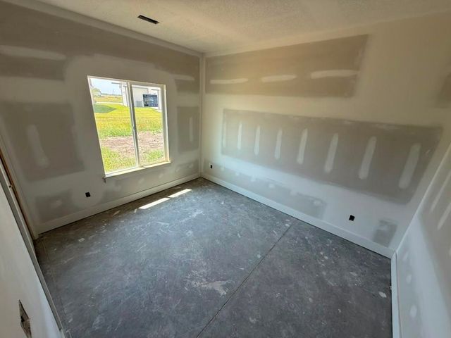1621 Midway Ct., Valley Center, KS 67147