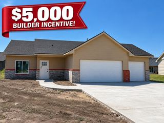 1621 Midway Ct., Valley Center, KS 67147