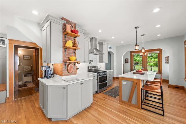 1503 Waterbury Road, Lakewood, OH 44107