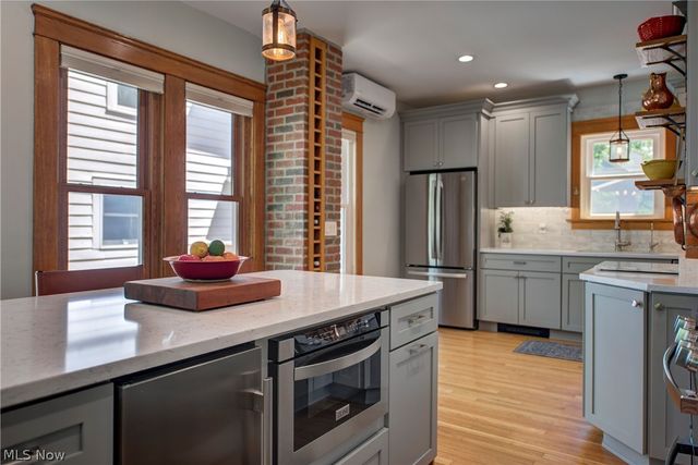 1503 Waterbury Road, Lakewood, OH 44107