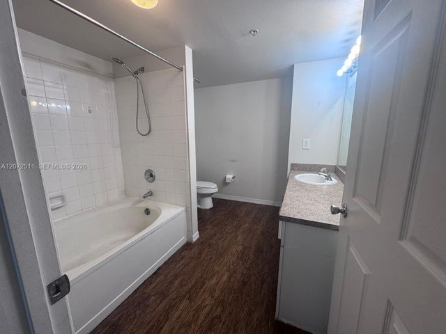 11600 SW 2nd Street 18108, Pembroke Pines, FL 33025