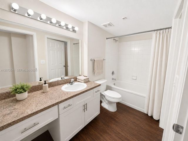 11600 SW 2nd Street 18108, Pembroke Pines, FL 33025
