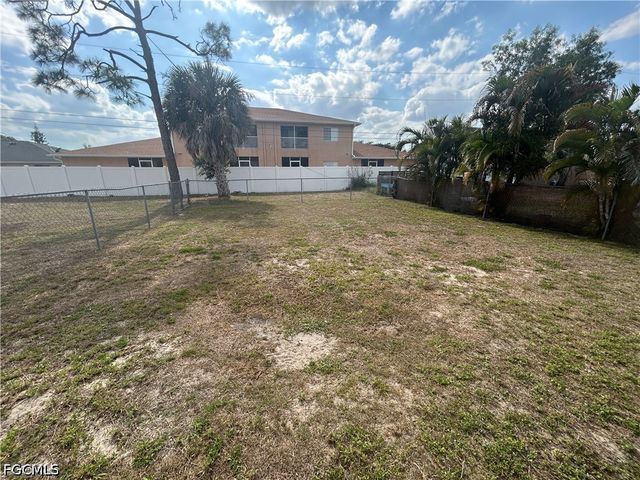 1228 SE 24th AVE B -right side, Cape Coral, FL 33990