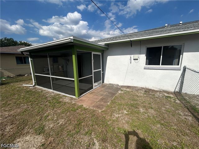 1228 SE 24th AVE B -right side, Cape Coral, FL 33990