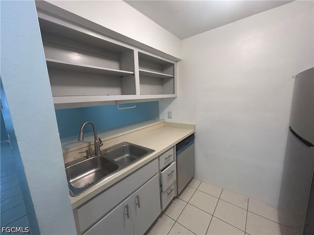 1228 SE 24th AVE B -right side, Cape Coral, FL 33990