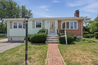 12 Bennett Rd, Watertown, MA 02472