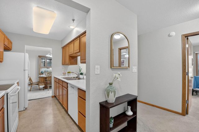 4305 Autumn Ridge Rd Unit 204, Cedar Falls, IA 50613