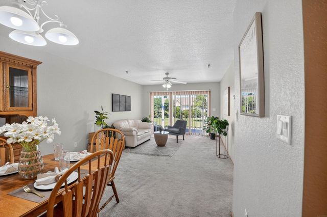 4305 Autumn Ridge Rd Unit 204, Cedar Falls, IA 50613