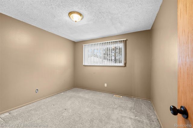 33329 Cheryl Street, Clinton Charter Township, MI 48035