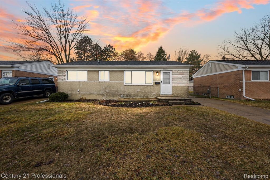 33329 Cheryl Street, Clinton Charter Township, MI 48035