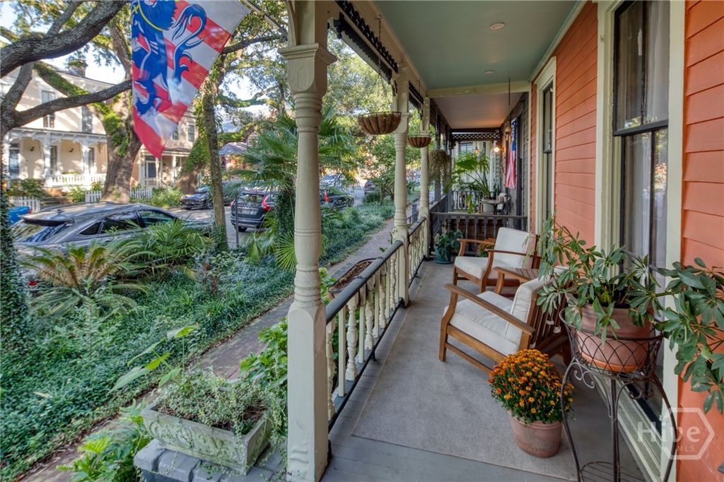 Image 4 of property listing at 213 W Duffy Street, Savannah, GA 31401