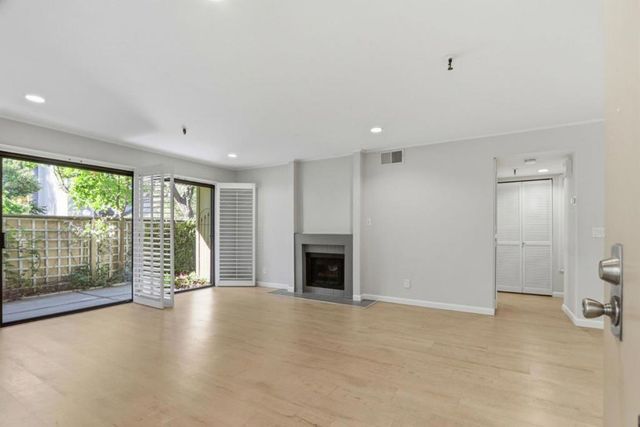 49 Showers Drive E151, Mountain View, CA 94040