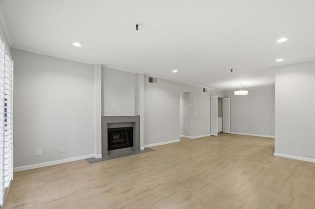 49 Showers Drive E151, Mountain View, CA 94040