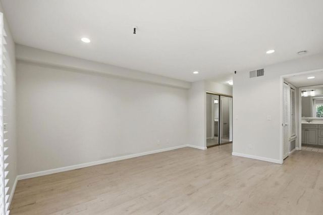 49 Showers Drive E151, Mountain View, CA 94040